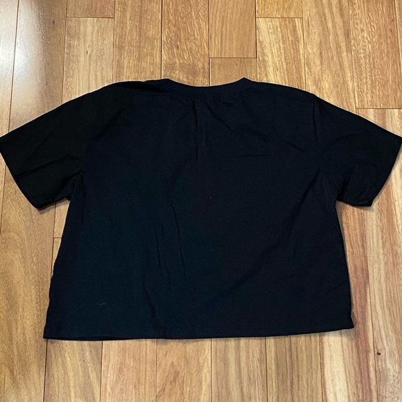 black crop top - Picture 2 of 2